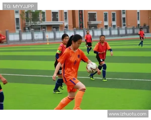 足球小宇的成长之路与梦想追逐的精彩故事